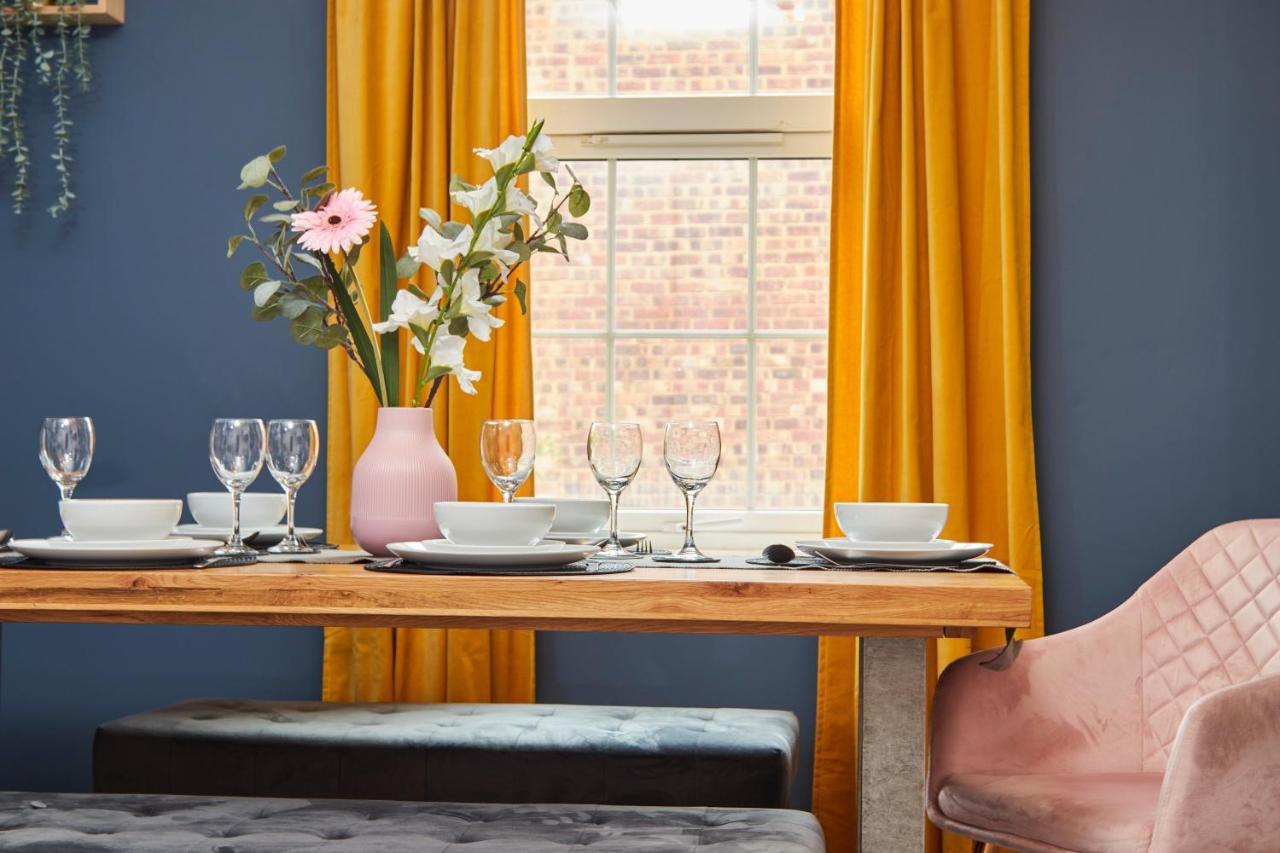 Fantastic Central Stratford Two Bedroom Apartment By Purestay Short Lets & Serviced Accommodation With Parking Eksteriør billede