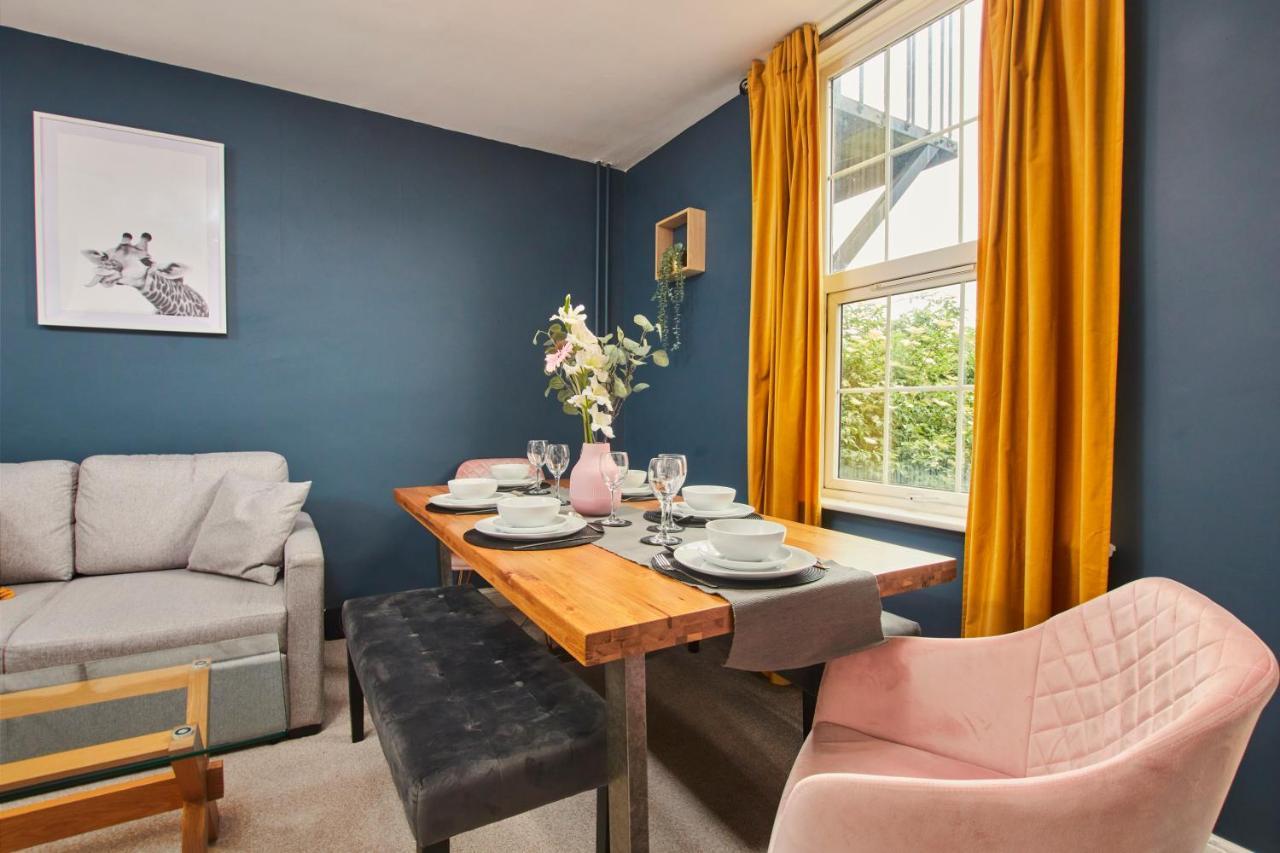 Fantastic Central Stratford Two Bedroom Apartment By Purestay Short Lets & Serviced Accommodation With Parking Eksteriør billede