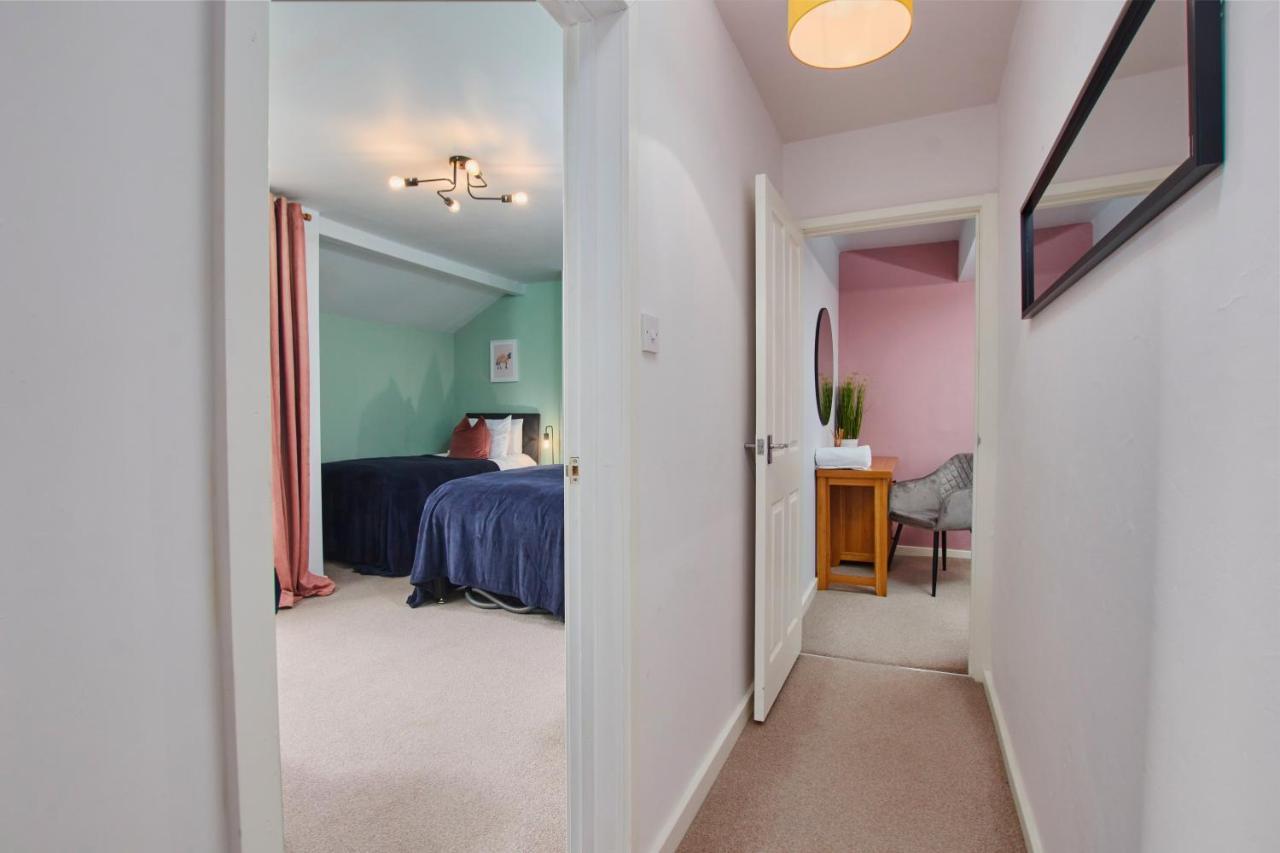 Fantastic Central Stratford Two Bedroom Apartment By Purestay Short Lets & Serviced Accommodation With Parking Eksteriør billede