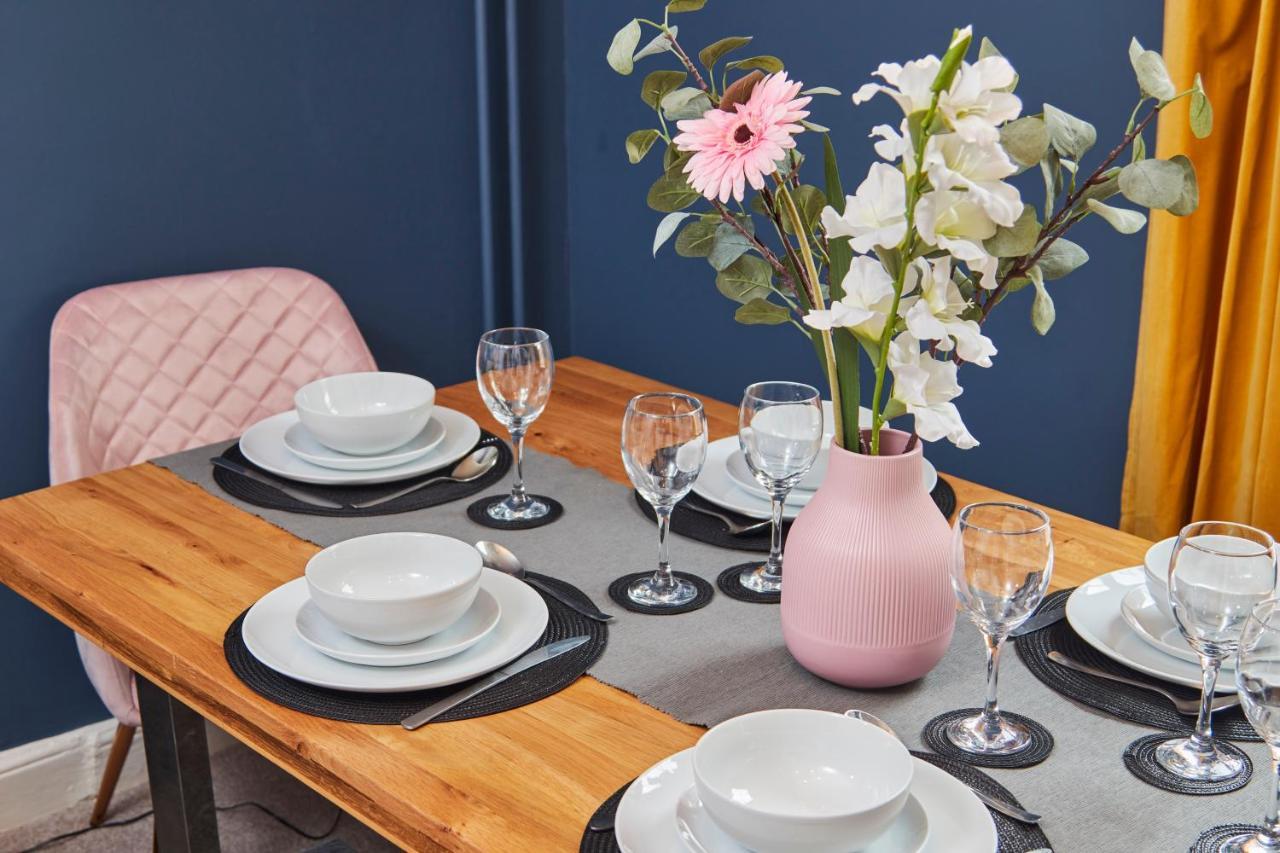 Fantastic Central Stratford Two Bedroom Apartment By Purestay Short Lets & Serviced Accommodation With Parking Eksteriør billede
