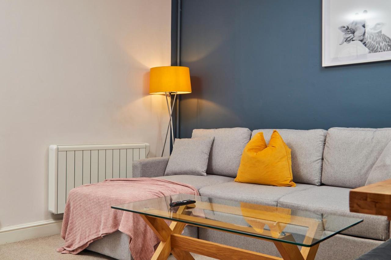 Fantastic Central Stratford Two Bedroom Apartment By Purestay Short Lets & Serviced Accommodation With Parking Eksteriør billede